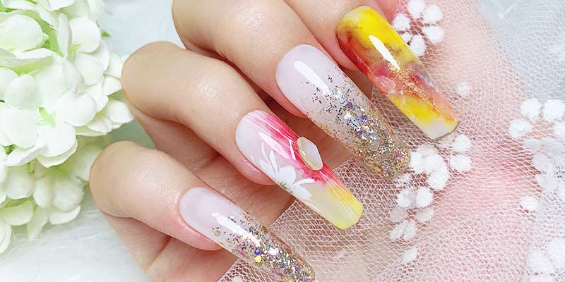 Laser glitter gel nail style
